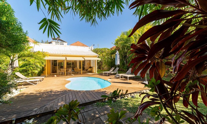La Saline Les Bains House | Villa with pool near the lagoon