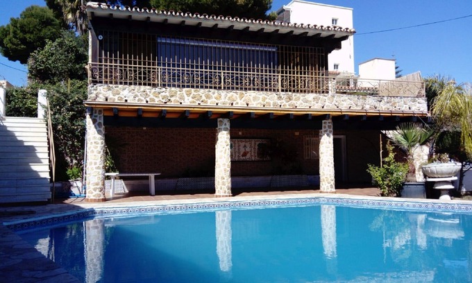 Carihuela Ski Chalet | Villa with private pool in Torremolinos