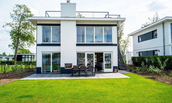 Nijkerk Villa | Villa with roof terrace near the Veluwemeer