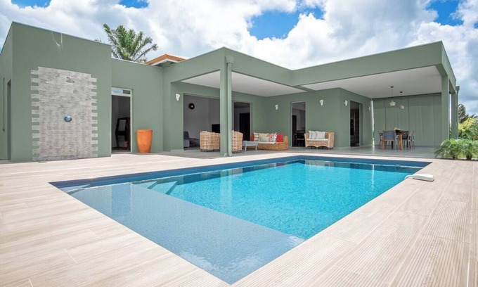 Trois-Ilets House | Villa with sea view
