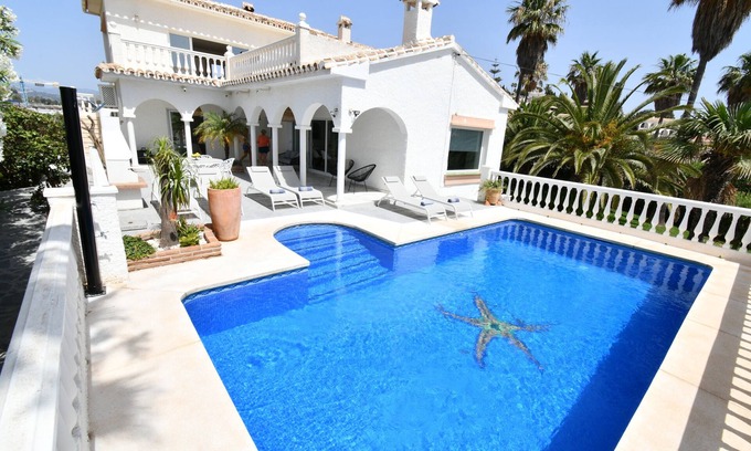 Mijas Villa | Villa 'With Separate Apartment' near Beach with Pool, Terrace & Wi-Fi
