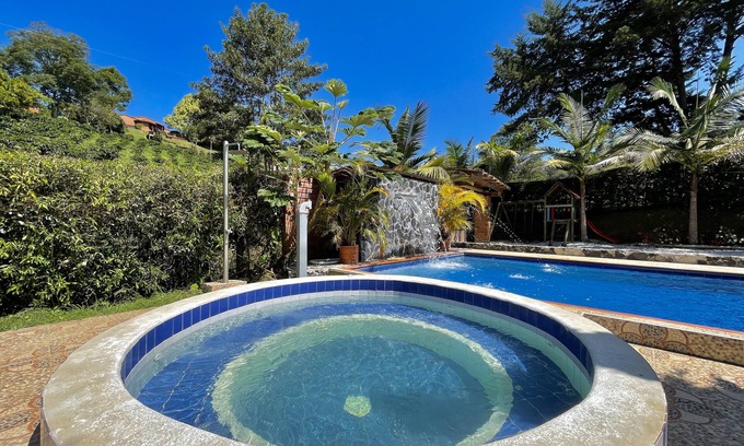 El Penol Villa | Villa with spectacular view of the Peñol in Guatapé