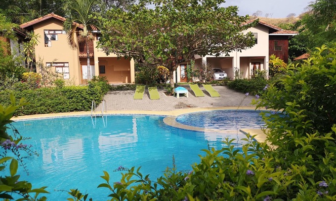 Playa Hermosa Villa | Villa with swimming pool in condominium tranquilo, para familias y cerca de las playas