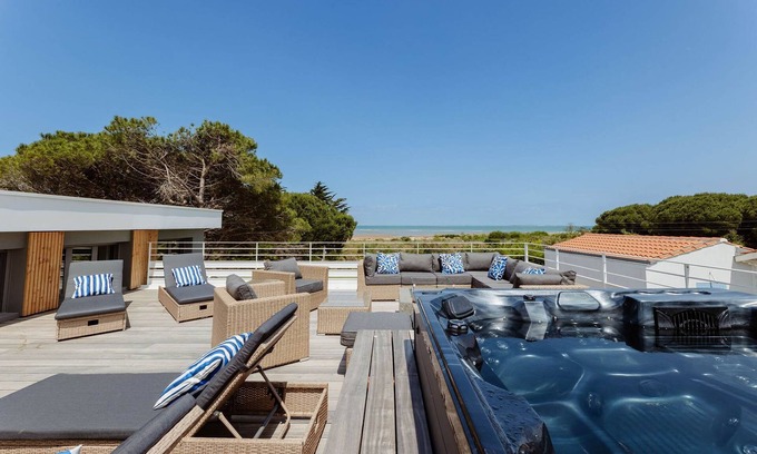 Saint-Georges-d'Oleron House | Villa XO 17 5* Ile d'Oléron 15 pers Jacuzzi 50m beach, sea view, marsh view