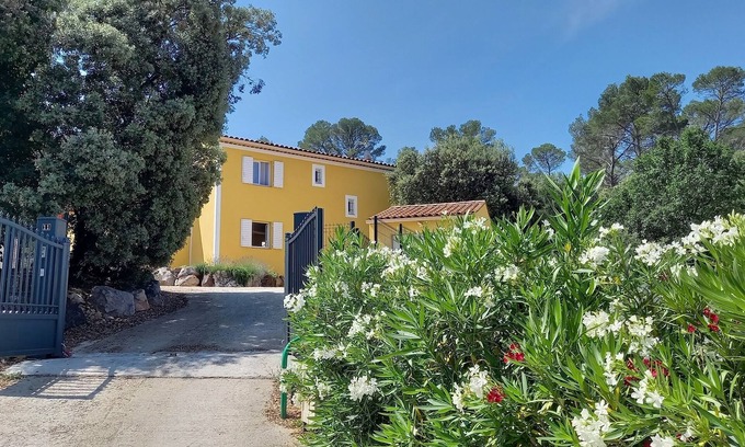 Carces Villa | Villa4* Salt-heated swimming pool, Air conditioning, EV car rental terminal, mosquito repellent terminal