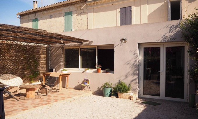 Rognonas House | Village house with nice exterior!