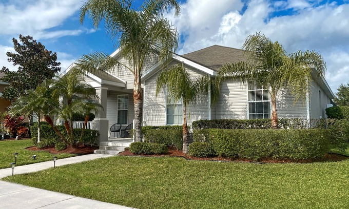 Trafalgar Village House | Village Resort close to theme parks! Family vacation home with Club House