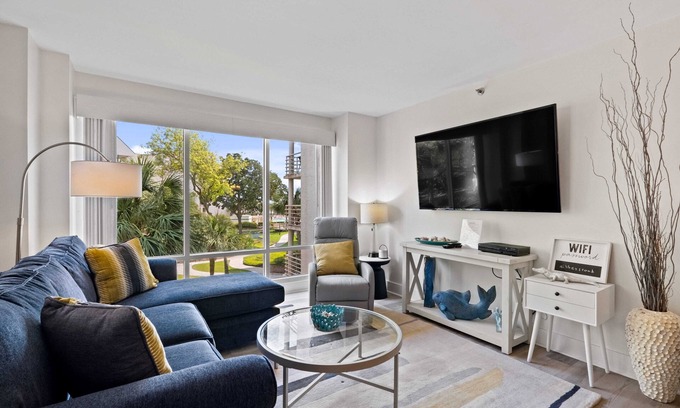 Palmetto Dunes Condo | VILLAMARE 3220 BEACHFRONT-MODERN new Re-Model views of OCEAN, POOL, & Courtyard