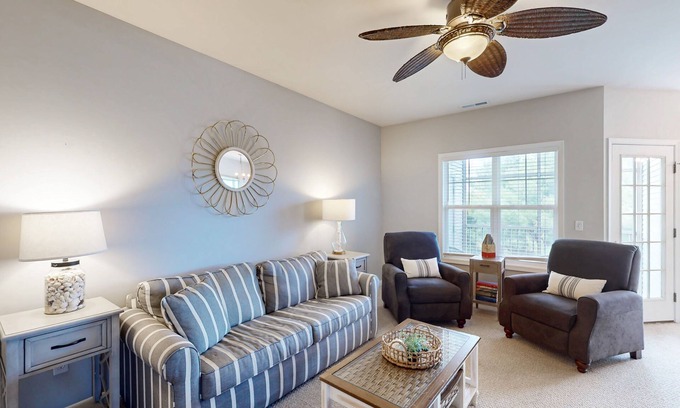 Rehoboth Beach Condo | Villas at Bay Crossing pet friendly condo w/shared pool, balcony