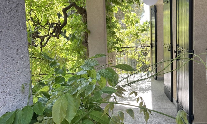 Le Cres House | Villas de Charme Dans Quartier Très Calme , à 5 Minutes du lac