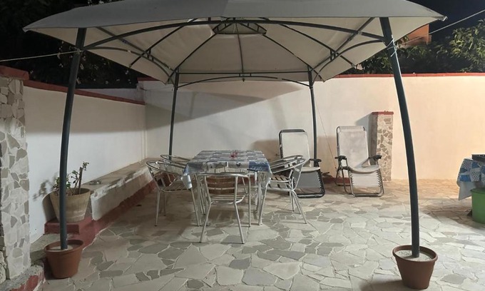 Torre Castiglione Apartment | Villino Nausika fronte mare - B