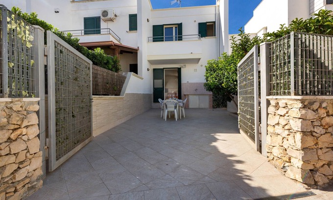 Scala di Furno House | Villino Tropical by BarbarHouse