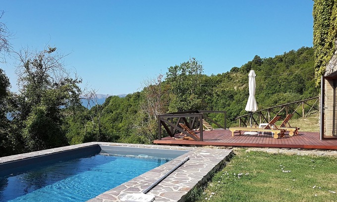 Montelovesco Cottage | "Vineyard Cottage" with Mountain Views in the heart of the Umbria