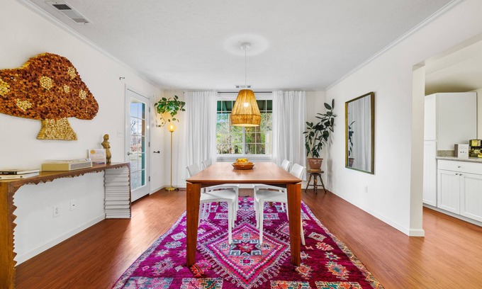Calistoga Cottage | Vineyard View Home with a Complimentary Wine Tasting