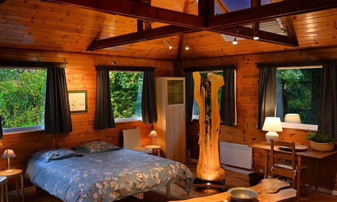 Aywaille Ski Chalet | Vintage Chalet in Sougné-Remouchamps near Forest