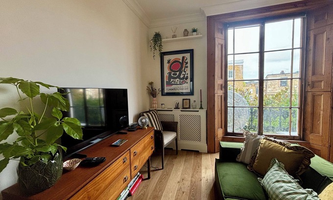 De Beauvoir Apartment | Vintage-Inspired 1BD Flat in De Beauvoir Town
