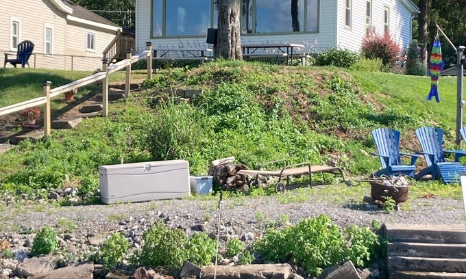 Bridgeport House | Vintage Lake House Nestled on the South Shore of Oneida Lake