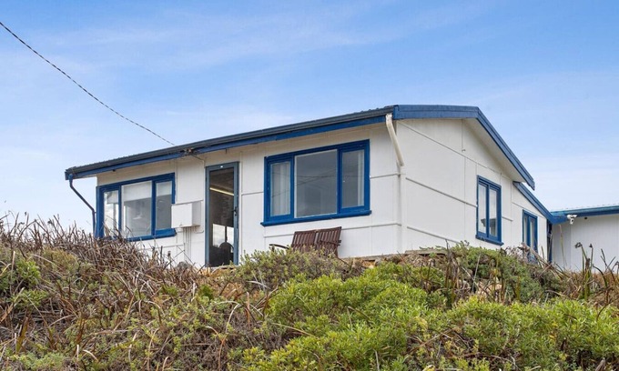 Ledge Point House | Vintage Ledge Point Beach Shack