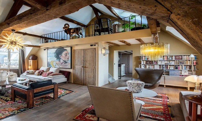 Arsenal Apartment | Vintage Luxury Typical of a beautiful and centuries old home On PLACE DE VOSGES