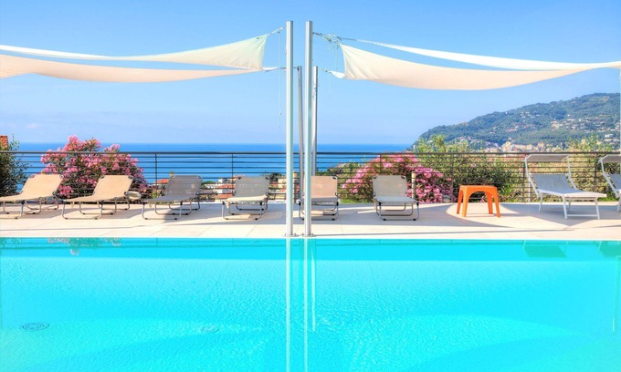 Diano Marina Apartment | ViP Suite - apartment in modern Hi-Tech villa, with Jacuzzi and swimming pool, sea-view