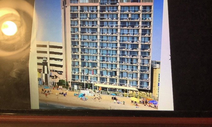 Virginia Beach Resort | VIRGINIA BEACH, VIRGINIA OCEANFRONT ONE BEDRM SLEEPS 4.Full kitchen,indoor pool.