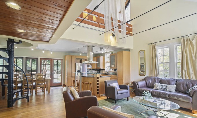 Virginia Highland House | Virginia-Highland Modern Charm