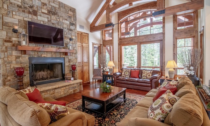 Tamarack Resort House | Vista Azul Estate Home - Remarkable Estate Home|Wood Fireplace|Resort Views