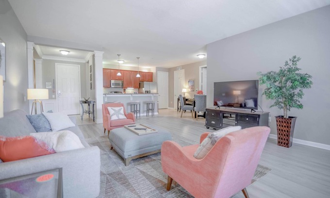 Florida Central Atlantic Coast Condo | Vista Cay Lakeview Joy. Next to Pool Near theme Parks and walk to Conventions