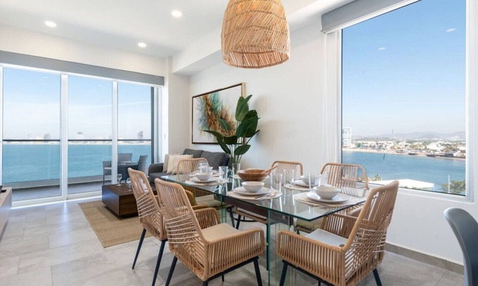 Downtown Mazatlan Apartment | Vista Hermosa en Depa Lujoso Punta Bahia