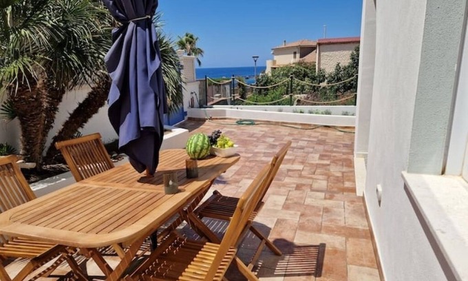 Portoscuso Apartment | Vista Mare, a Piedi in Spiaggia, Apt. "scirocco"