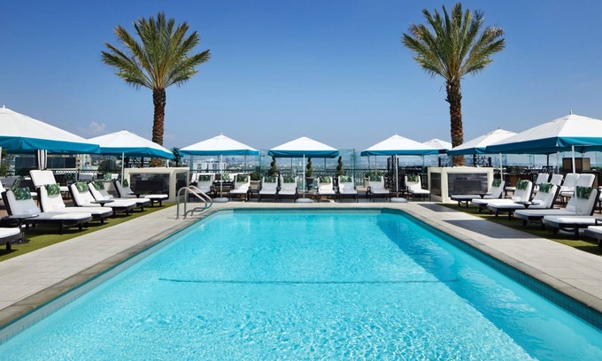 Norma Triangle House | Vista Suite at The London West w/Private Balconies Near Beverly Hills Shopping