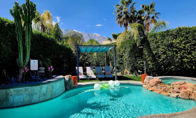 Vista Norte House | Vista View -Fun in the Sun! Just minutes from Downtown Palm Springs and Tram
