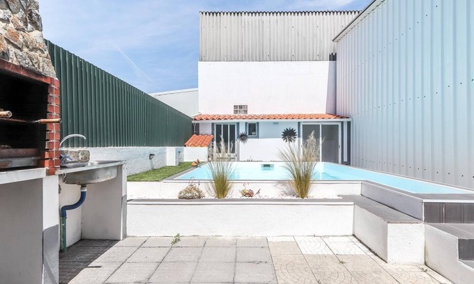 Charneca de Caparica e Sobreda Cottage | Vita Portucale | Charneca Caparica Pool
