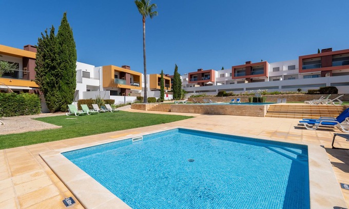 Vale de Parra Apartment | Vitismar: Ground-Floor Apartment with Direct Pool Access in Albufeira