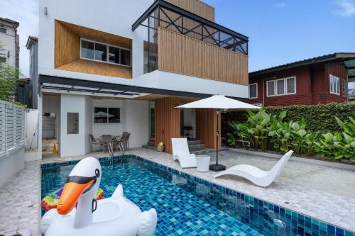 Nimman Villa | VivaDeva , Pool Villa In Nimman 4BR Near MAYA MALL