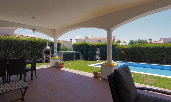 Praia del Rei Villa | Vivenda Antão - Villa with Private Pool