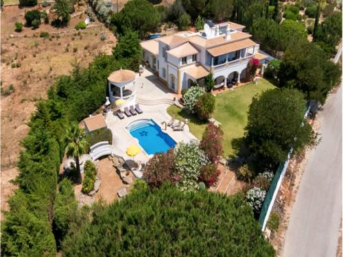 Lagoa e Carvoeiro Villa | Vivenda Carvoeiro Deluxe Luxury 7 Bedroom Villa Perfect for Larger Groups Table Tennis