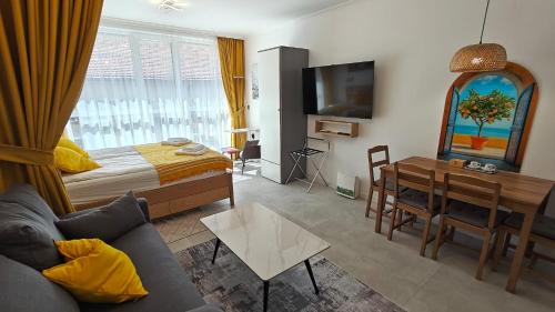 G.K. Bratya Miladinovi Apartment | Vivid Sea and City Luxury Studio 2 plus 2