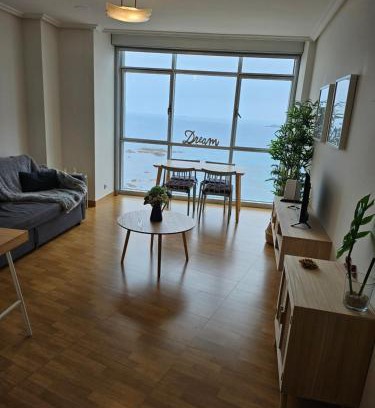 La Coruna Apartment | VIVIENDA con INCREIBLES VISTAS A LA PLAYA DE RIAZOR