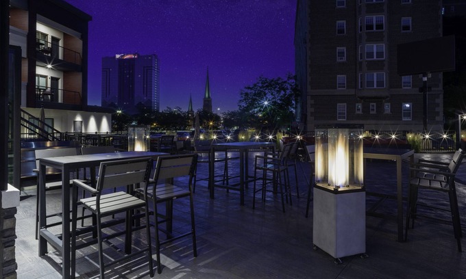 Downtown Niagara Falls Hotel | voco Niagara Falls - The Cadence by IHG