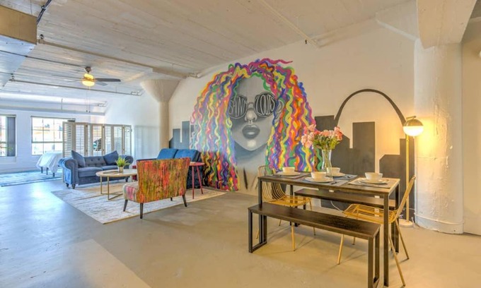 Downtown West Apartment | Vogue loft walk to CityMu/Cards/Aquarium/ConvCtr