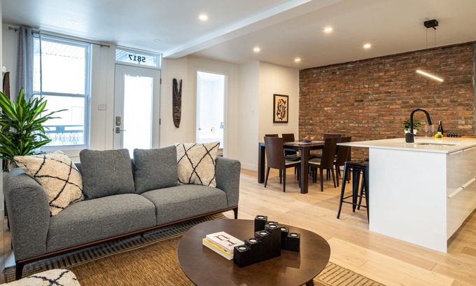 La Petite-Patrie Apartment | Vrbo Property