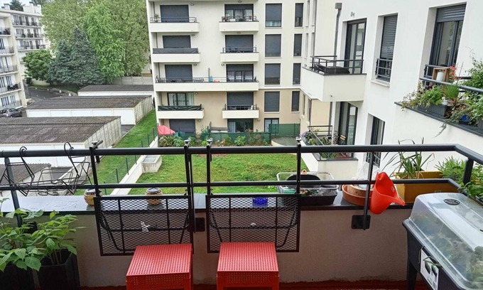 Rosny-sous-Bois Apartment | Vrbo Property