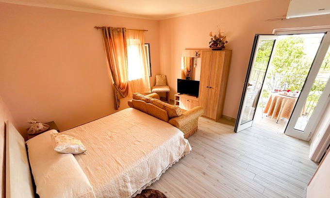 Altopascio Apartment | Vrbo Property