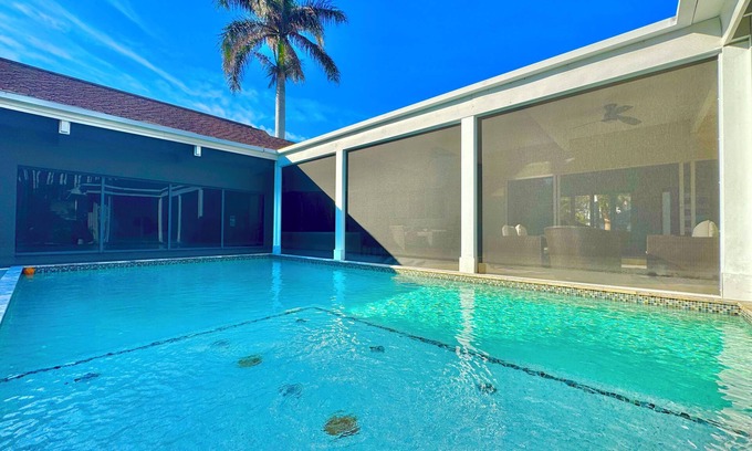Park Shore House | VRBO vacation home 2392386680