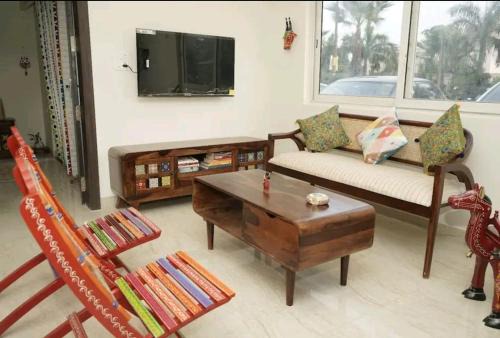 Vrindavan Apartment | Vrunda 2BHK spacious and cozy Homestay