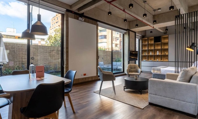 Chico Reservado Apartment | w Monochrome Loft With Terrace in Parque 93