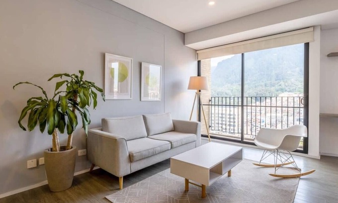 Centro International Apartment | w* | Stunning Loft with Balcony in Centro