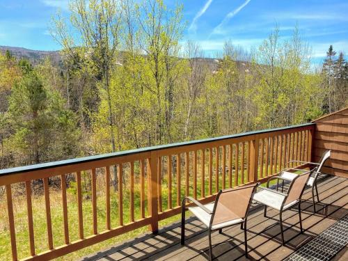 Bretton Woods Villa | W7 Fully Renovated Townhouse in Bretton Woods with fantastic ski slope views fast WiFi