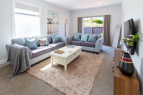 New Brighton Apartment | Wai Marino Cottage - Marine Parade, sleeps 5